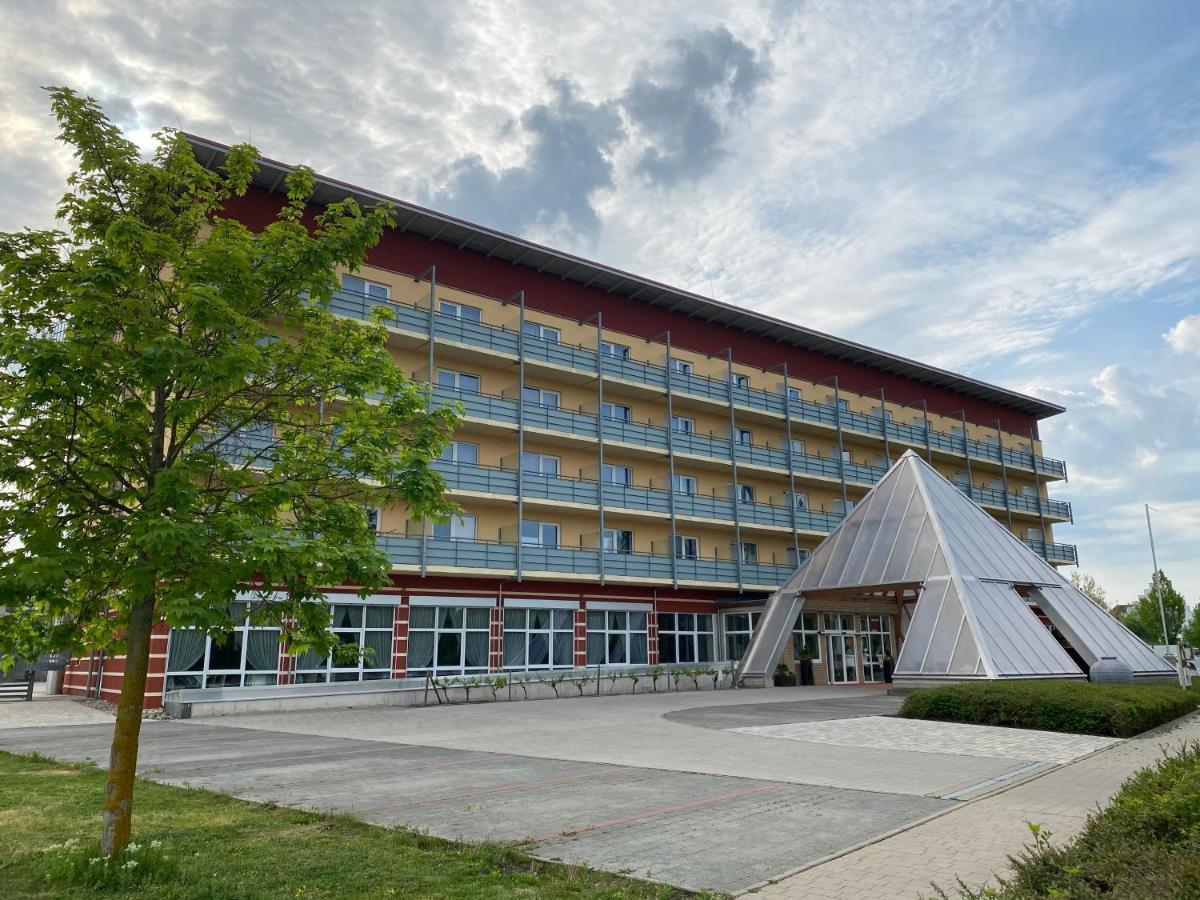 Kurhotel Pyramide บัดวินด์สไฮม์ ภายนอก รูปภาพ