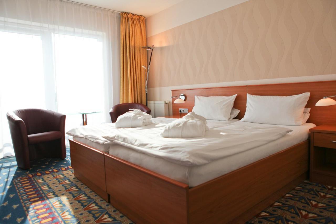 Kurhotel Pyramide บัดวินด์สไฮม์ ภายนอก รูปภาพ