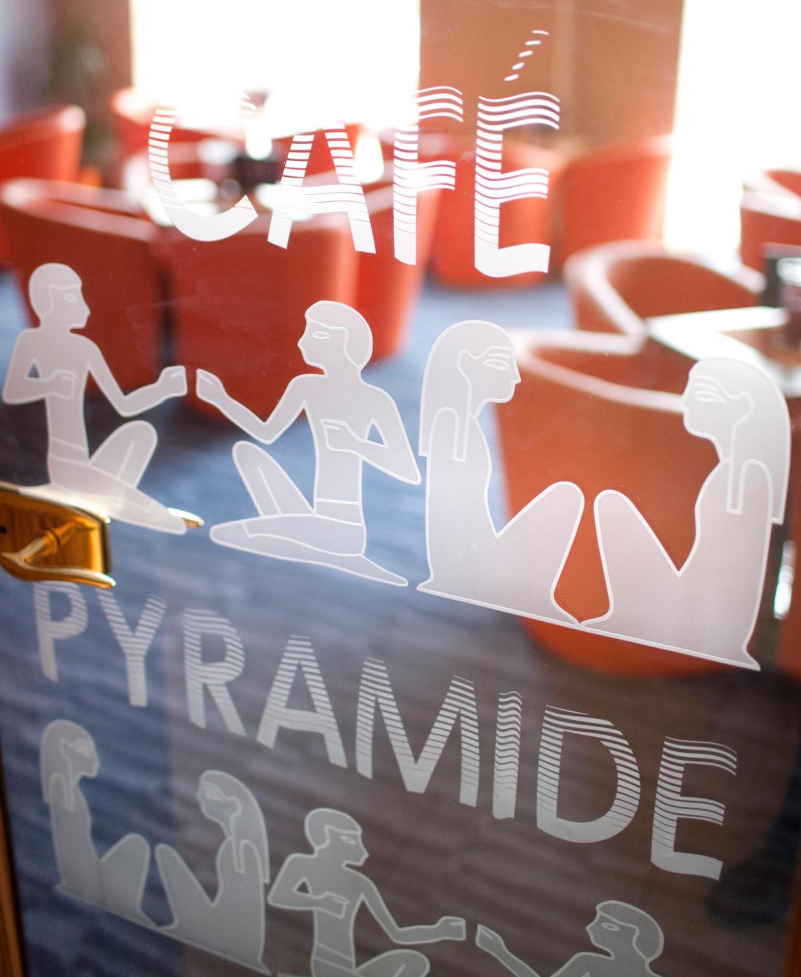Kurhotel Pyramide บัดวินด์สไฮม์ ภายนอก รูปภาพ