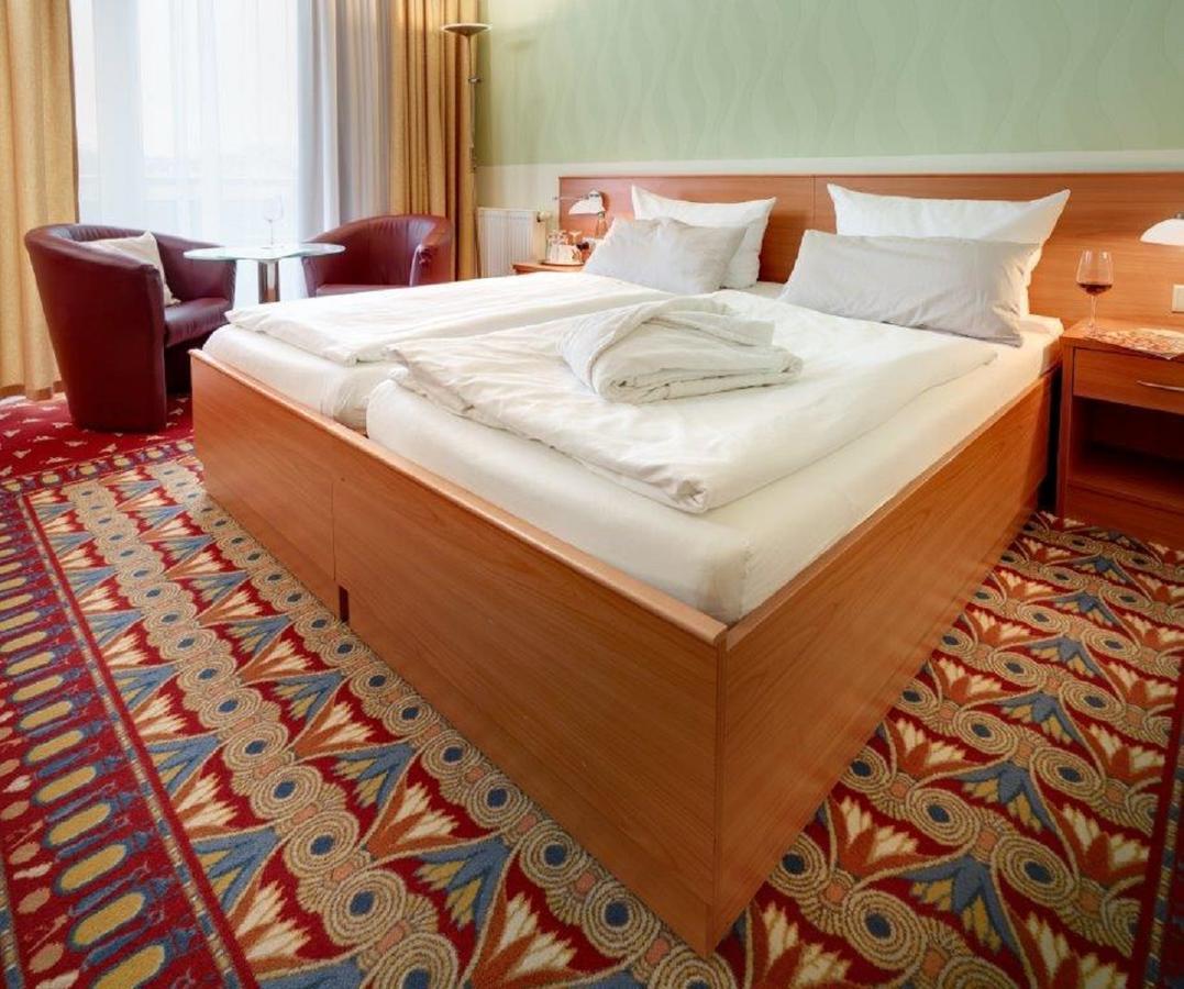Kurhotel Pyramide บัดวินด์สไฮม์ ภายนอก รูปภาพ